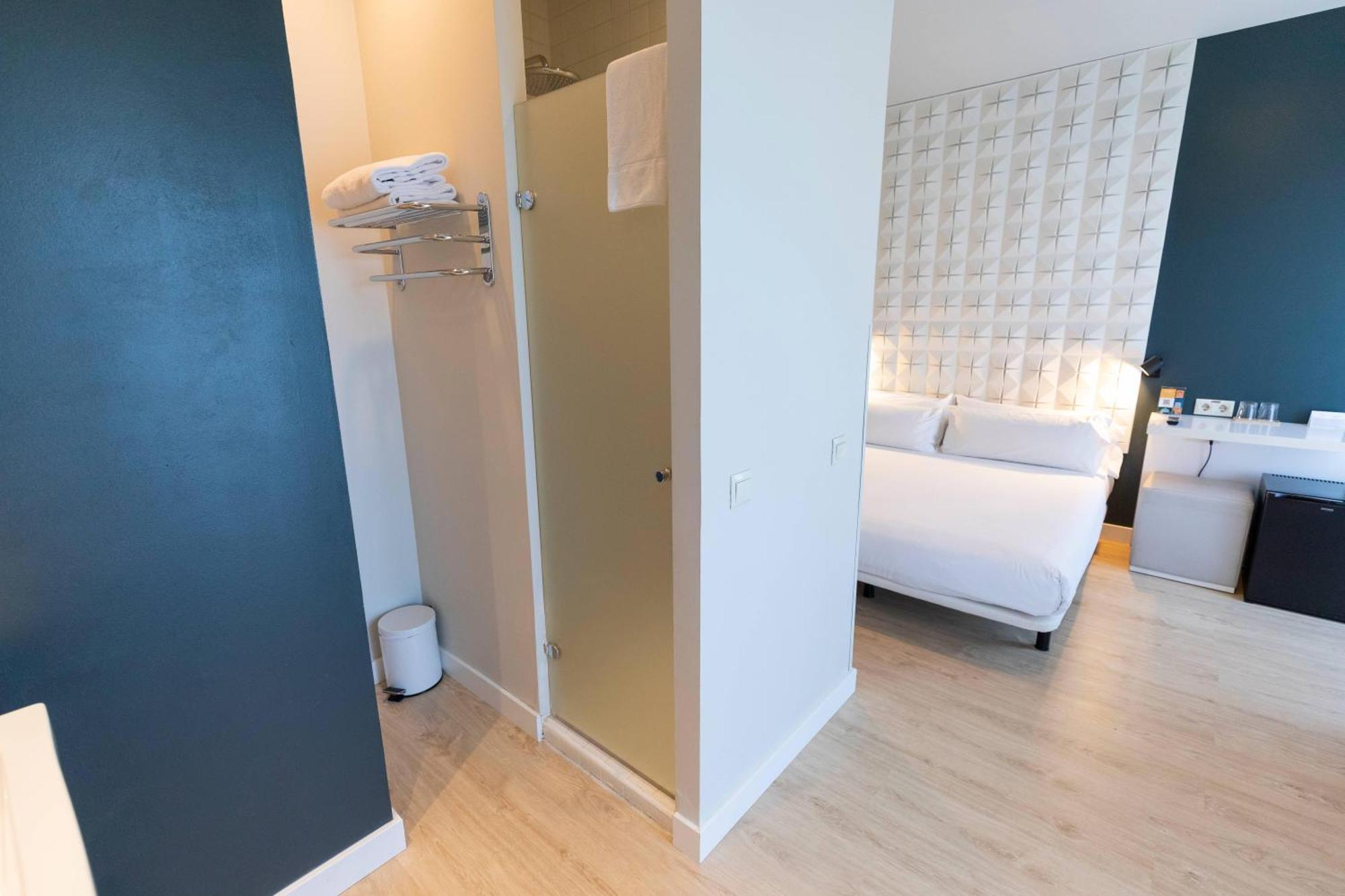 Superior Double or Twin Room,1758298973:JPEG